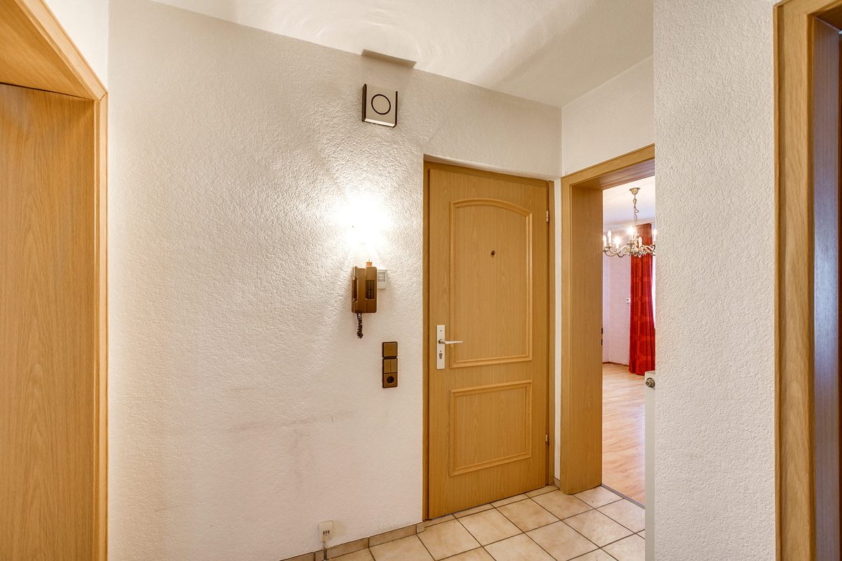 Immobilienangebot - Aachen - Alle - Zweifamilienhaus in Aachen-Forst – großes Grundstück, 4 Garagen & ruhige Lage