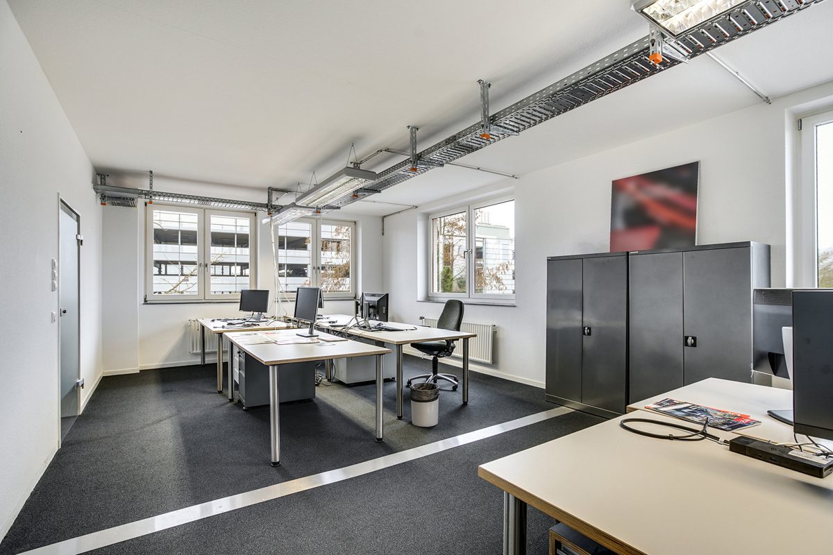 Immobilienangebot - Aachen - Alle - Attraktiver Firmensitz in Aachen – Repräsentatives Bürogebäude mit Entwicklungspotenzial