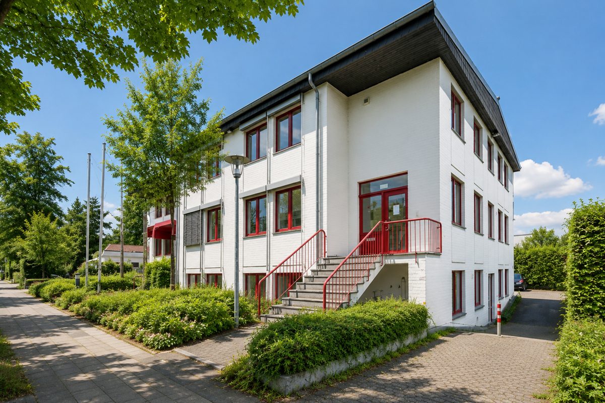 Immobilienangebot - Aachen - Alle - Attraktiver Firmensitz in Aachen – Repräsentatives Bürogebäude mit Entwicklungspotenzial