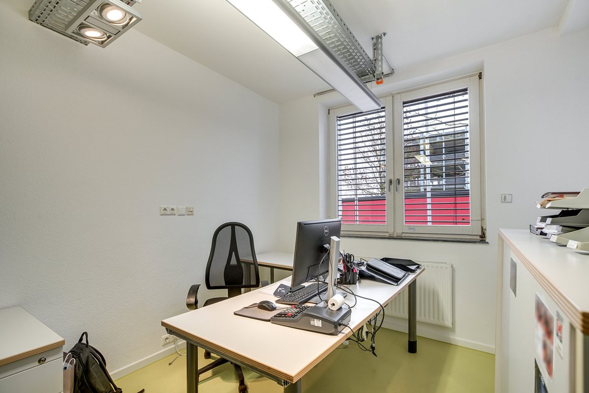 Immobilienangebot - Aachen - Alle - Attraktiver Firmensitz in Aachen – Repräsentatives Bürogebäude mit Entwicklungspotenzial