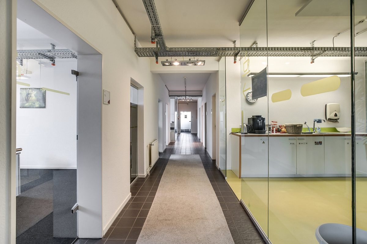 Immobilienangebot - Aachen - Alle - Attraktiver Firmensitz in Aachen – Repräsentatives Bürogebäude mit Entwicklungspotenzial