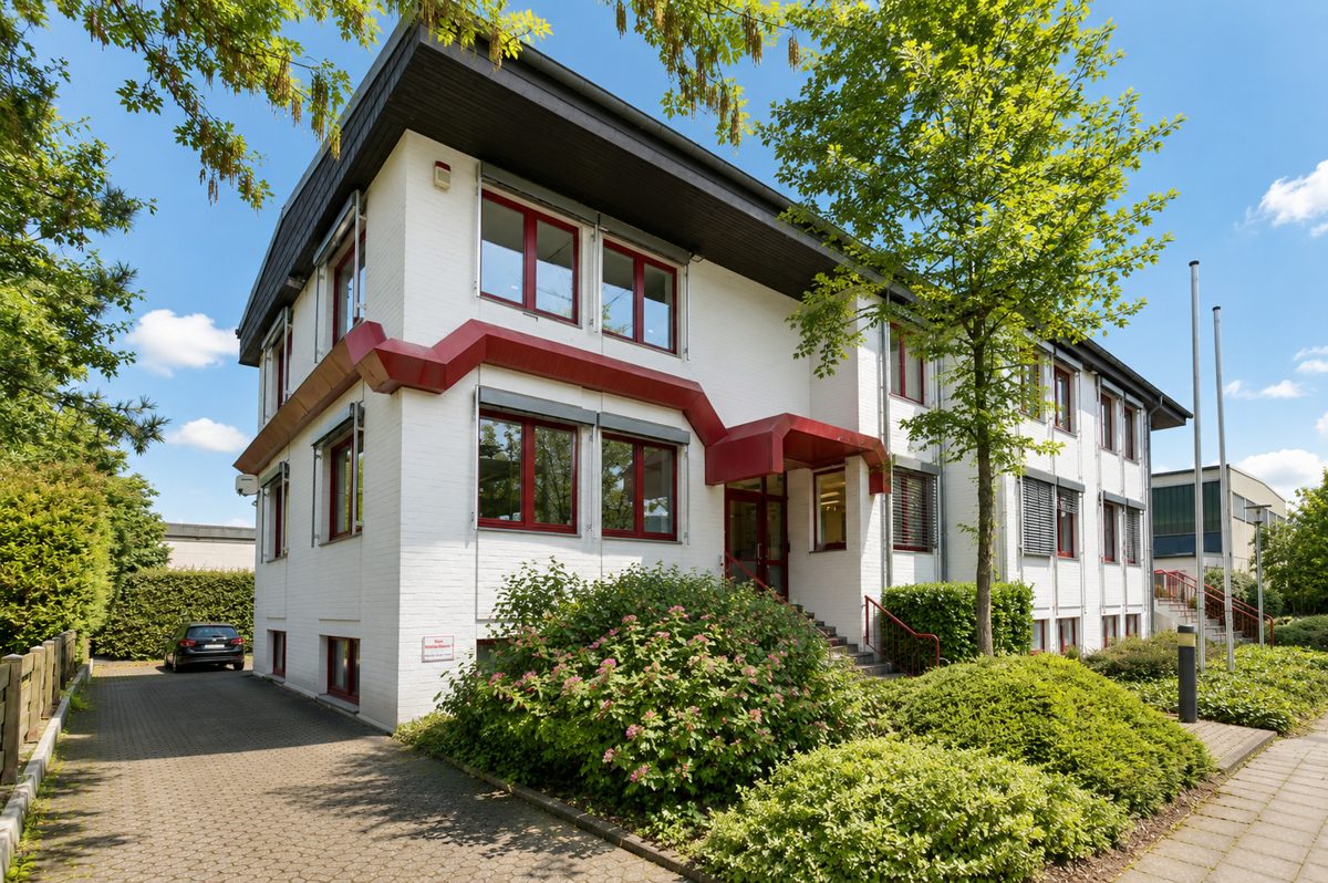 Immobilienangebot - Aachen - Alle - Attraktiver Firmensitz in Aachen – Repräsentatives Bürogebäude mit Entwicklungspotenzial
