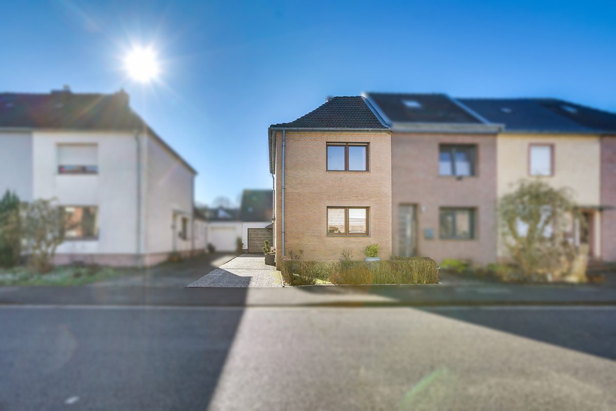 Immobilienangebot - Übach-Palenberg - Alle - Charmantes Reihenendhaus für kleine Familien in Übach-Palenberg/Boscheln