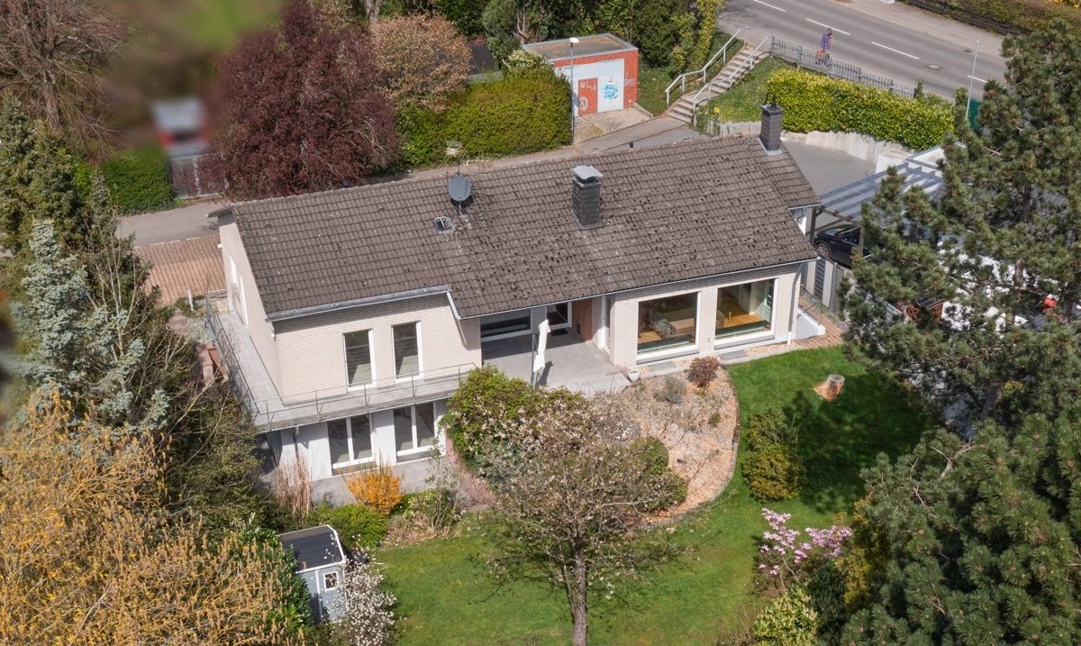 Immobilienangebot - Aachen - Alle - Freistehendes Einfamilienhaus mit Einliegerwohnung in Top Lage von Walheim