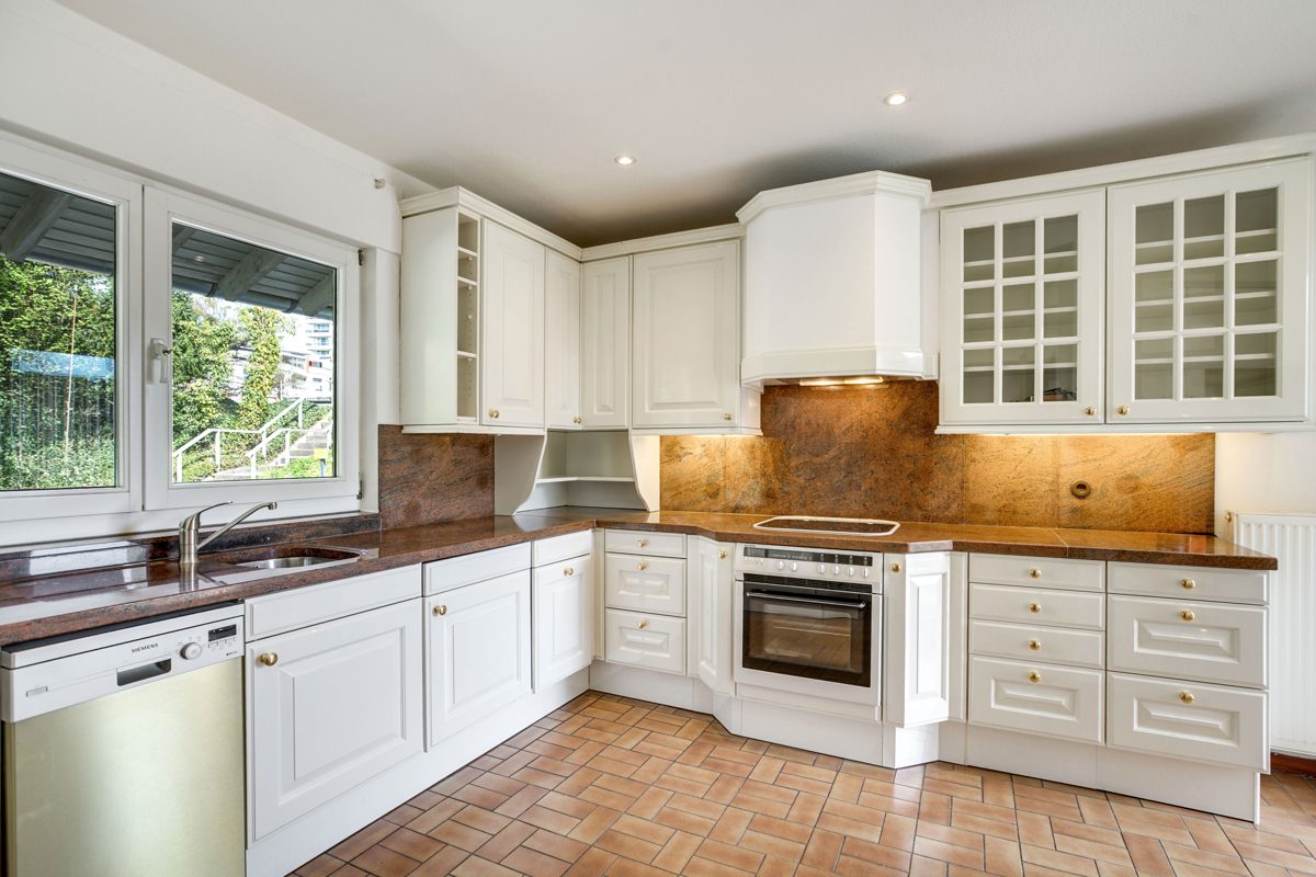 Immobilienangebot - Aachen - Alle - Freistehendes Einfamilienhaus mit Einliegerwohnung in Top Lage von Walheim