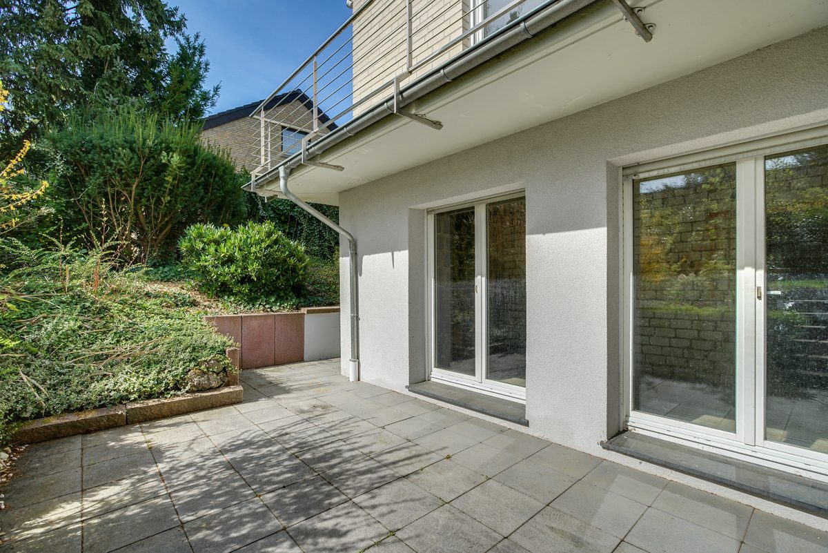 Immobilienangebot - Aachen - Alle - Freistehendes Einfamilienhaus mit Einliegerwohnung in Top Lage von Walheim
