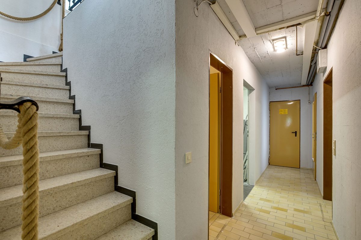 Immobilienangebot - Aachen - Alle - Freistehendes Einfamilienhaus mit Einliegerwohnung in Top Lage von Walheim