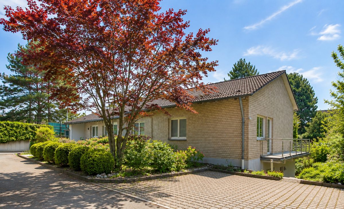 Immobilienangebot - Aachen - Alle - Freistehendes Einfamilienhaus mit Einliegerwohnung in Top Lage von Walheim