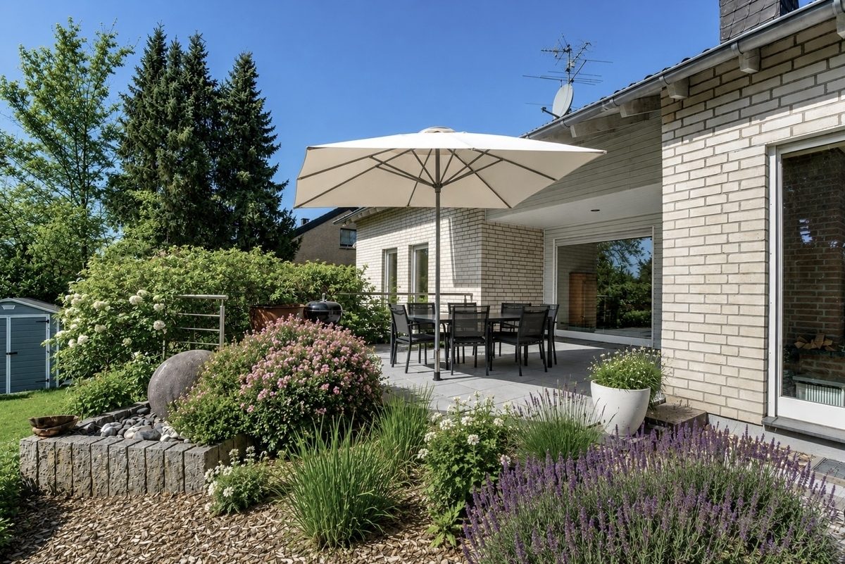 Immobilienangebot - Aachen - Alle - Freistehendes Einfamilienhaus mit Einliegerwohnung in Top Lage von Walheim