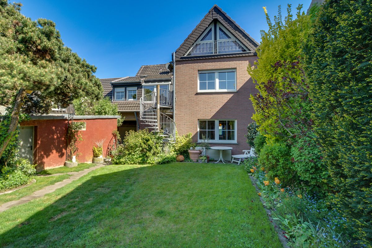 Immobilienangebot - Geilenkirchen - Alle - Großzügiges Ein-/Zweifamilienhaus mit viel Platz, Erweiterungen und familienfreundlichem Grundstück