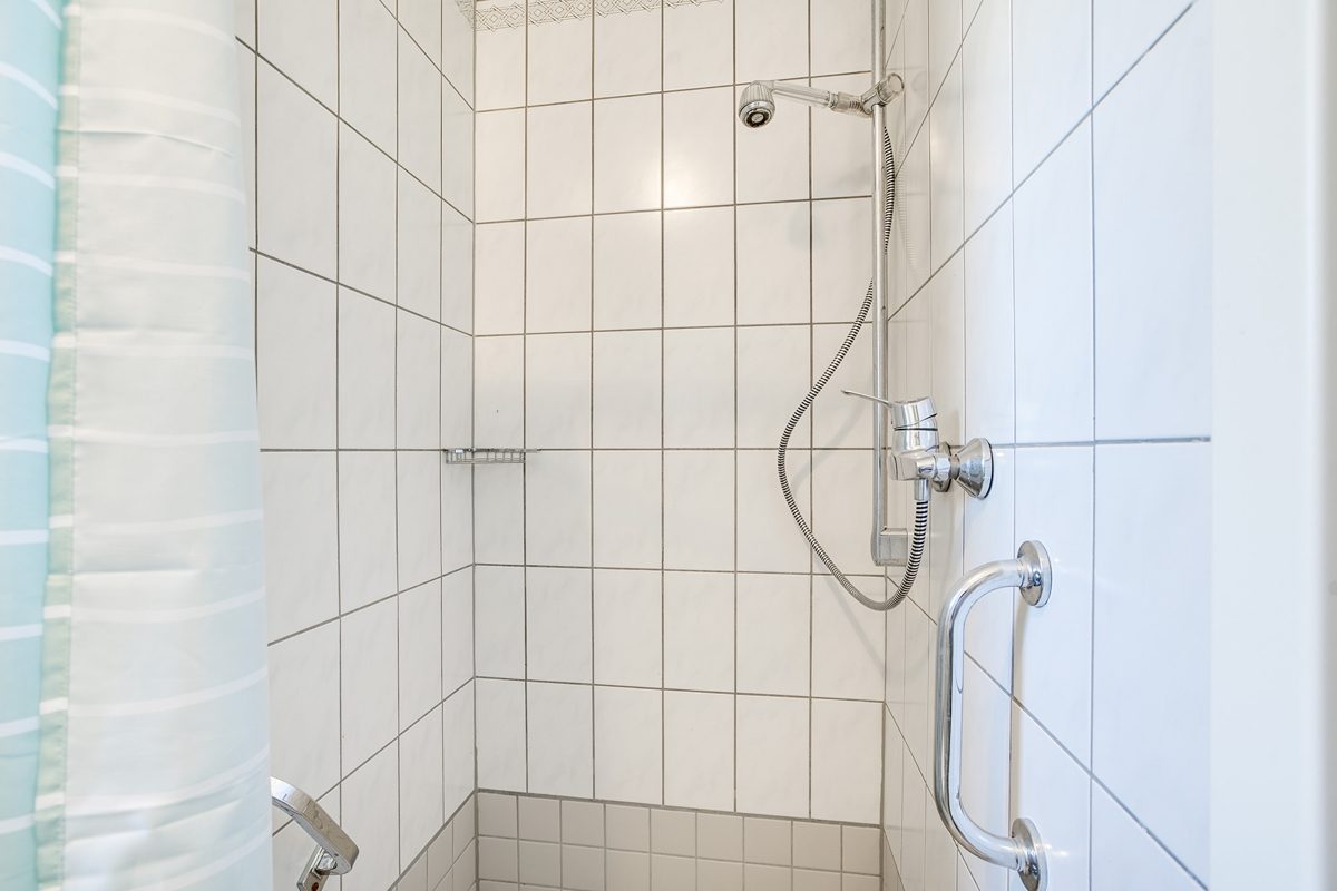Immobilienangebot - Geilenkirchen - Alle - Großzügiges Ein-/Zweifamilienhaus mit viel Platz, Erweiterungen und familienfreundlichem Grundstück