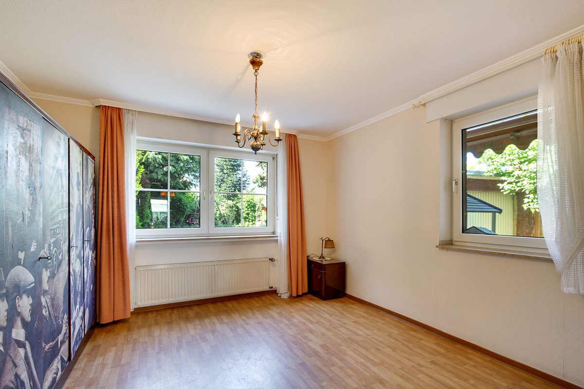 Immobilienangebot - Geilenkirchen - Alle - Großzügiges Ein-/Zweifamilienhaus mit viel Platz, Erweiterungen und familienfreundlichem Grundstück