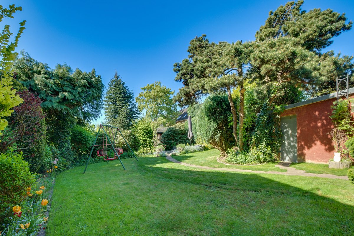 Immobilienangebot - Geilenkirchen - Alle - Großzügiges Ein-/Zweifamilienhaus mit viel Platz, Erweiterungen und familienfreundlichem Grundstück