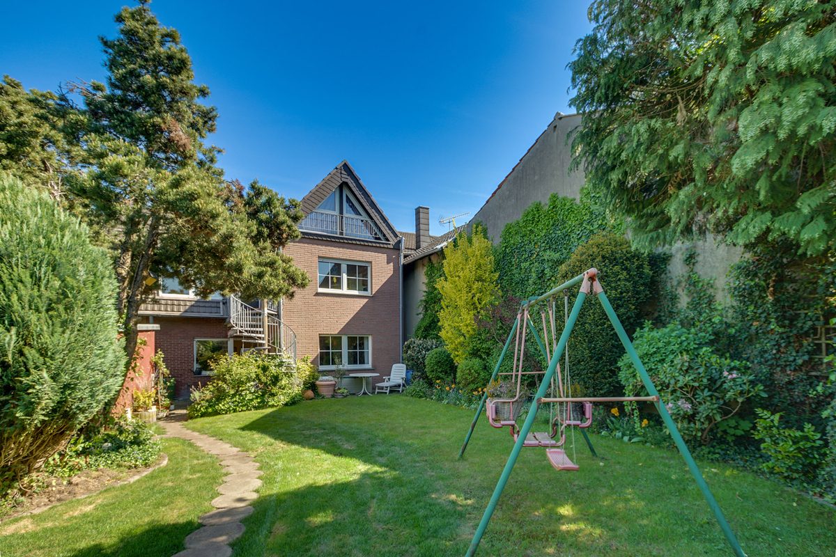 Immobilienangebot - Geilenkirchen - Alle - Großzügiges Ein-/Zweifamilienhaus mit viel Platz, Erweiterungen und familienfreundlichem Grundstück