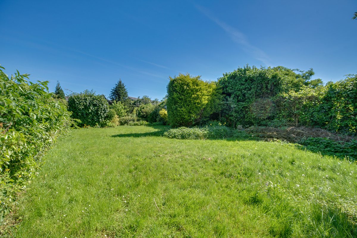 Immobilienangebot - Geilenkirchen - Alle - Großzügiges Ein-/Zweifamilienhaus mit viel Platz, Erweiterungen und familienfreundlichem Grundstück