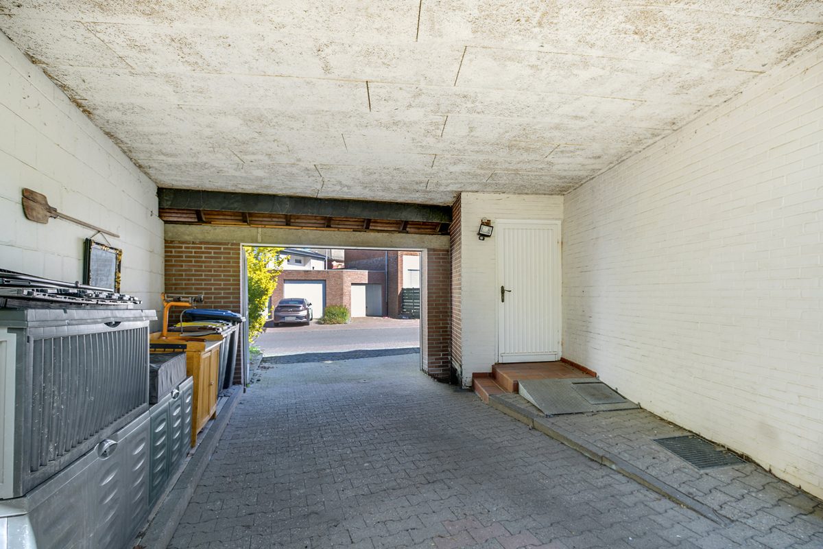 Immobilienangebot - Geilenkirchen - Alle - Großzügiges Ein-/Zweifamilienhaus mit viel Platz, Erweiterungen und familienfreundlichem Grundstück