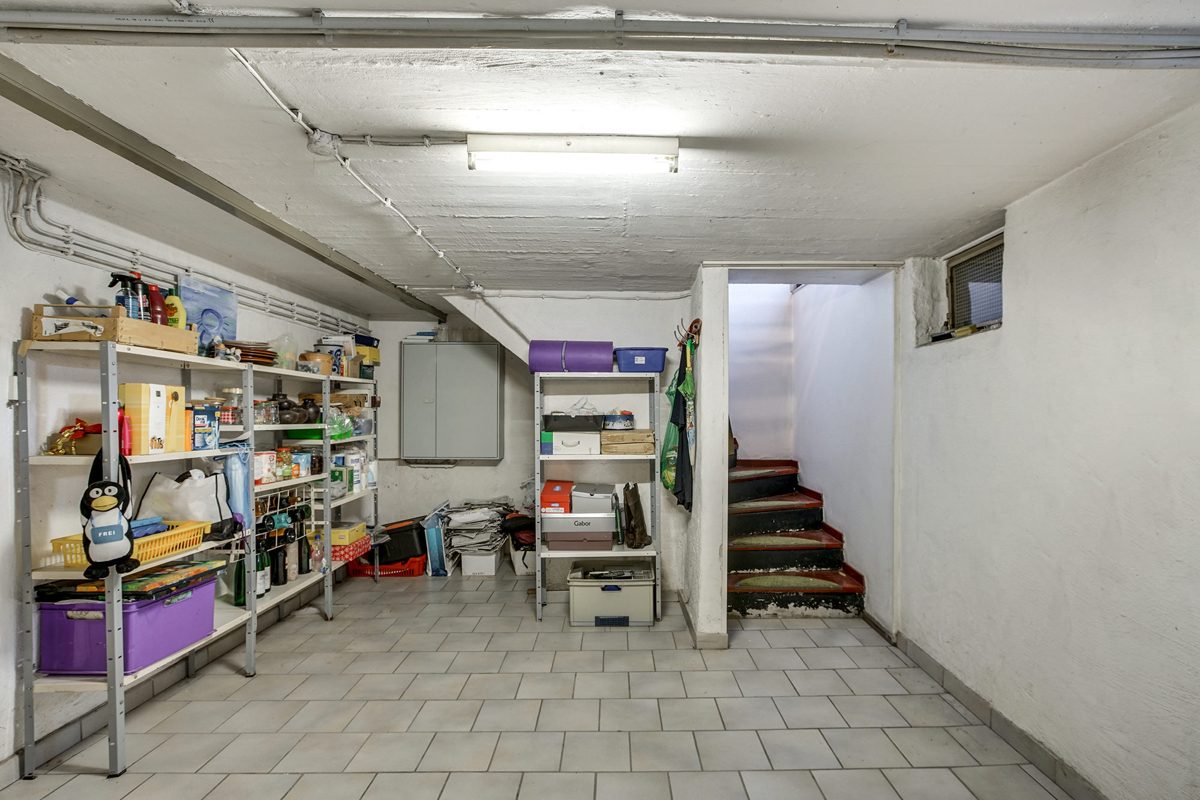 Immobilienangebot - Geilenkirchen - Alle - Großzügiges Ein-/Zweifamilienhaus mit viel Platz, Erweiterungen und familienfreundlichem Grundstück