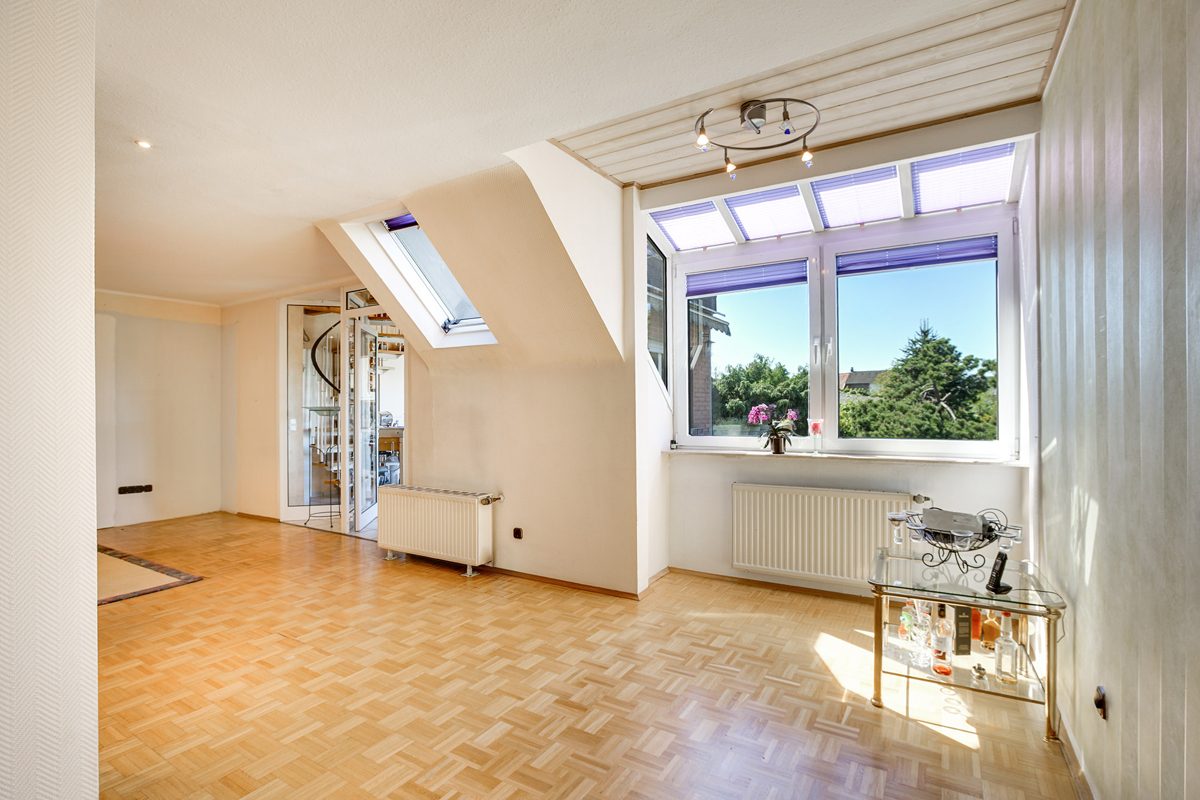 Immobilienangebot - Geilenkirchen - Alle - Großzügiges Ein-/Zweifamilienhaus mit viel Platz, Erweiterungen und familienfreundlichem Grundstück