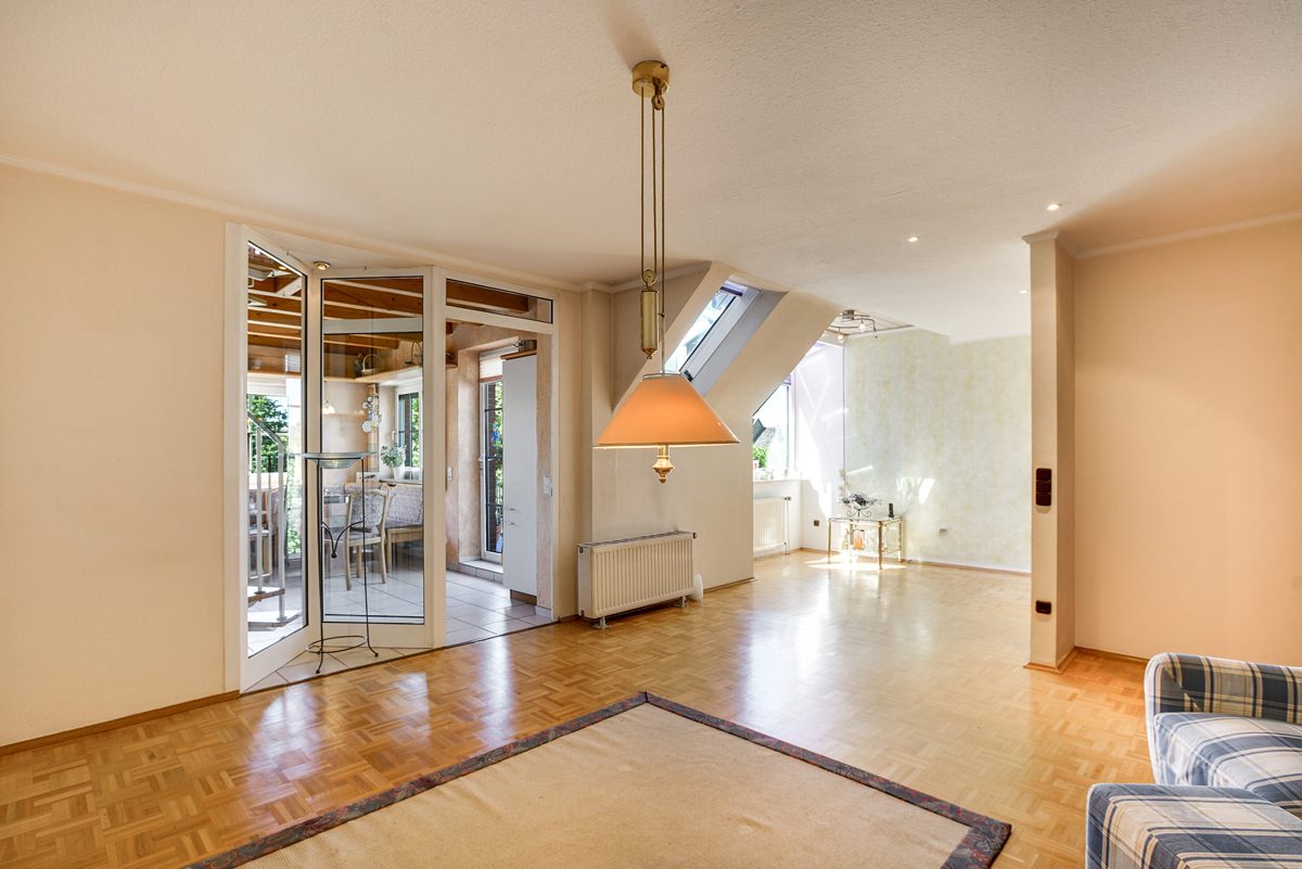 Immobilienangebot - Geilenkirchen - Alle - Großzügiges Ein-/Zweifamilienhaus mit viel Platz, Erweiterungen und familienfreundlichem Grundstück