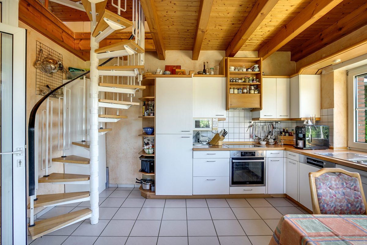 Immobilienangebot - Geilenkirchen - Alle - Großzügiges Ein-/Zweifamilienhaus mit viel Platz, Erweiterungen und familienfreundlichem Grundstück