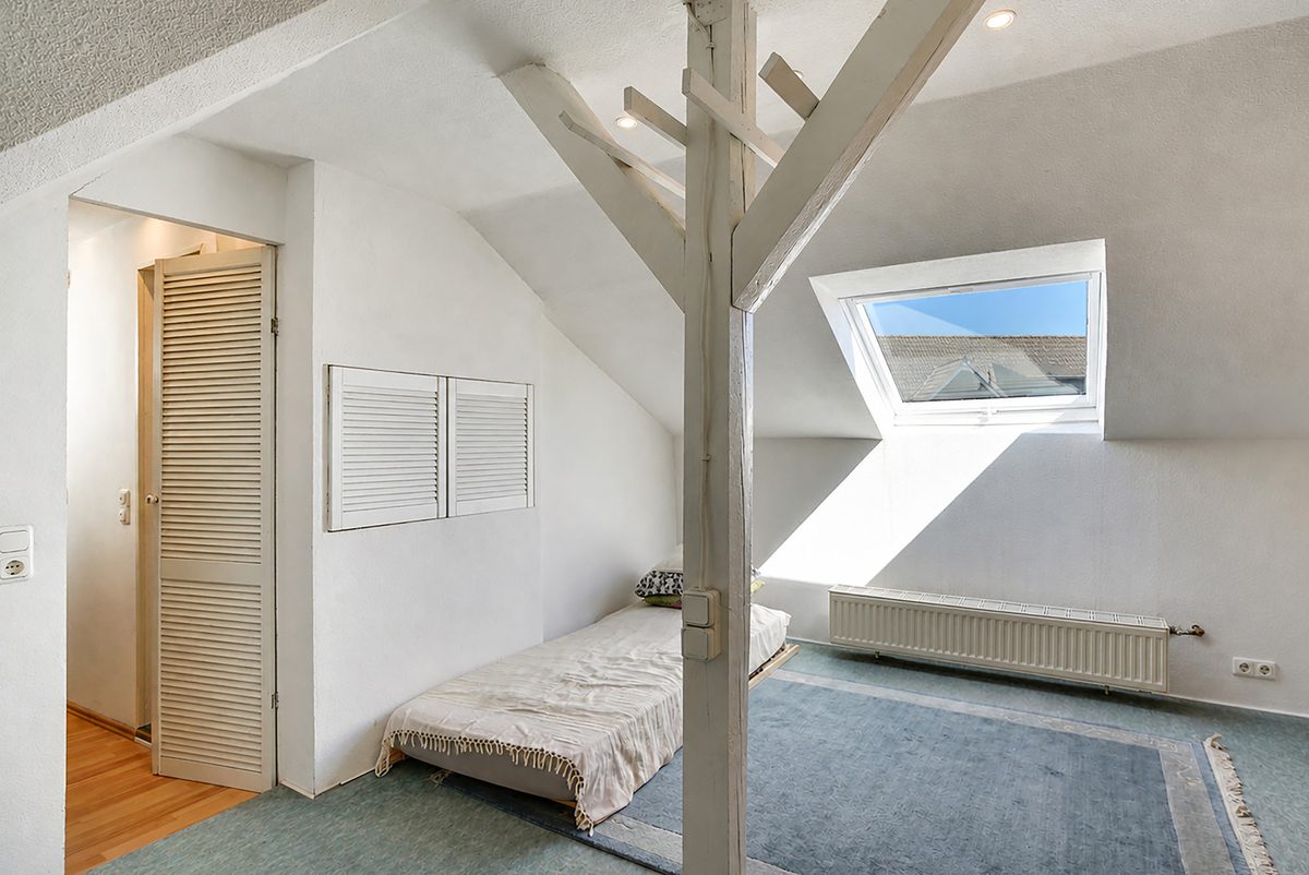 Immobilienangebot - Geilenkirchen - Alle - Großzügiges Ein-/Zweifamilienhaus mit viel Platz, Erweiterungen und familienfreundlichem Grundstück
