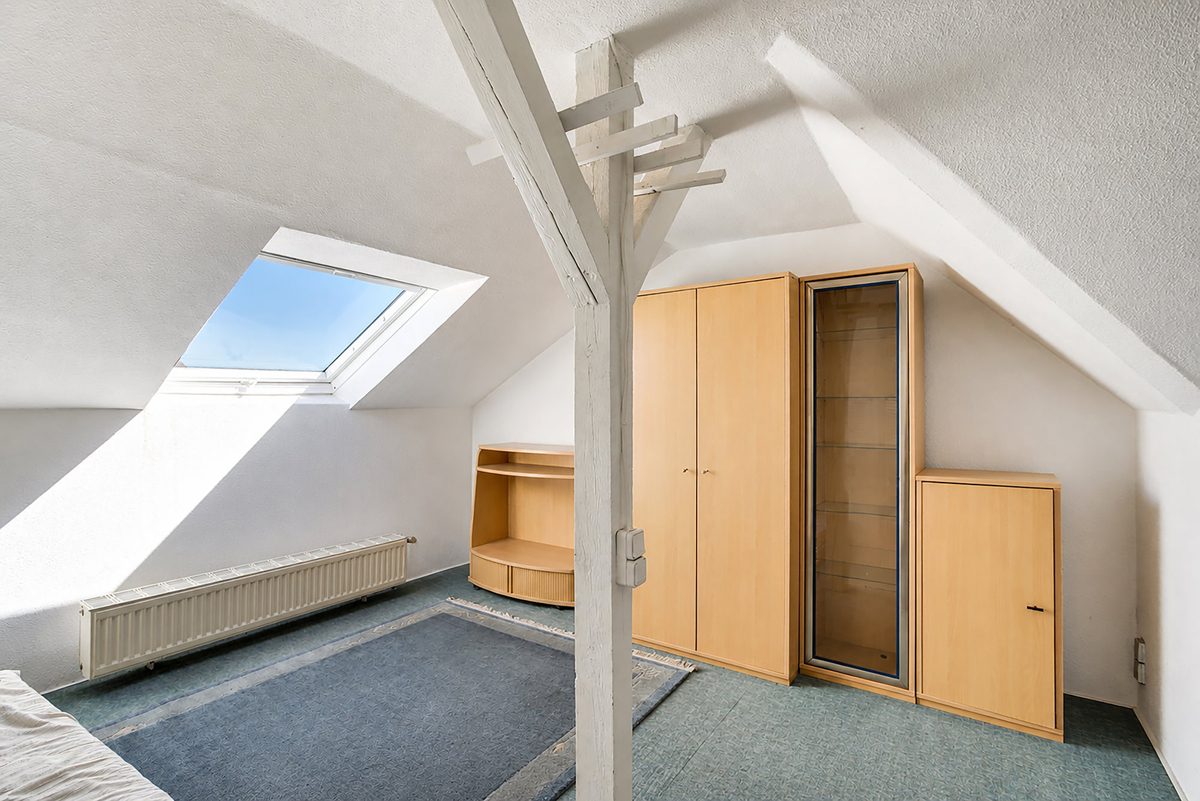 Immobilienangebot - Geilenkirchen - Alle - Großzügiges Ein-/Zweifamilienhaus mit viel Platz, Erweiterungen und familienfreundlichem Grundstück