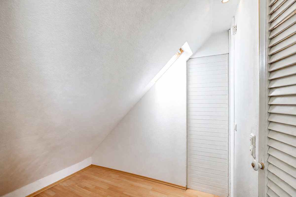 Immobilienangebot - Geilenkirchen - Alle - Großzügiges Ein-/Zweifamilienhaus mit viel Platz, Erweiterungen und familienfreundlichem Grundstück