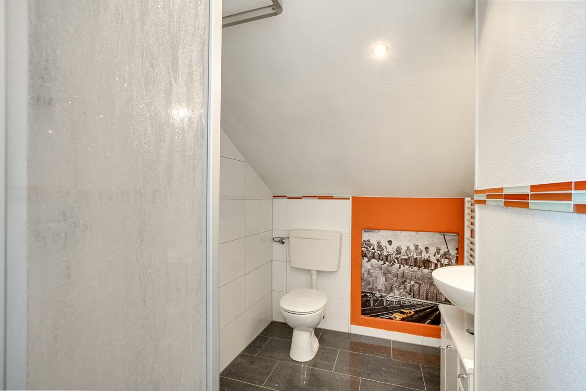 Immobilienangebot - Geilenkirchen - Alle - Großzügiges Ein-/Zweifamilienhaus mit viel Platz, Erweiterungen und familienfreundlichem Grundstück