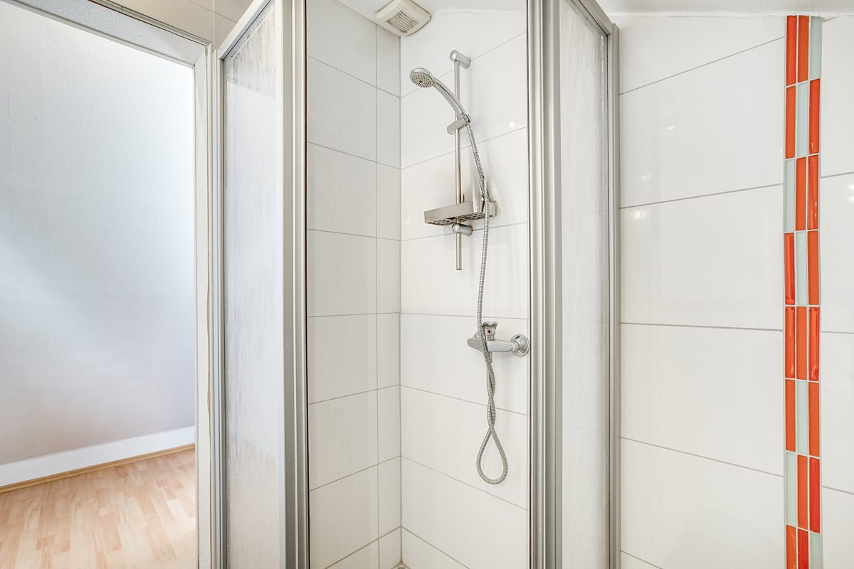 Immobilienangebot - Geilenkirchen - Alle - Großzügiges Ein-/Zweifamilienhaus mit viel Platz, Erweiterungen und familienfreundlichem Grundstück