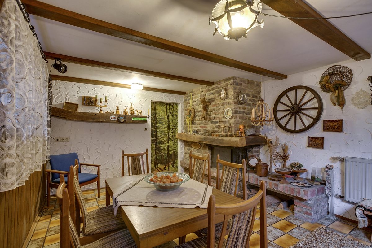 Immobilienangebot - Aldenhoven - Alle - Raum für Familie, Ruhe und Lebensqualität – Freistehendes Wohnhaus mit besonderem Charakter