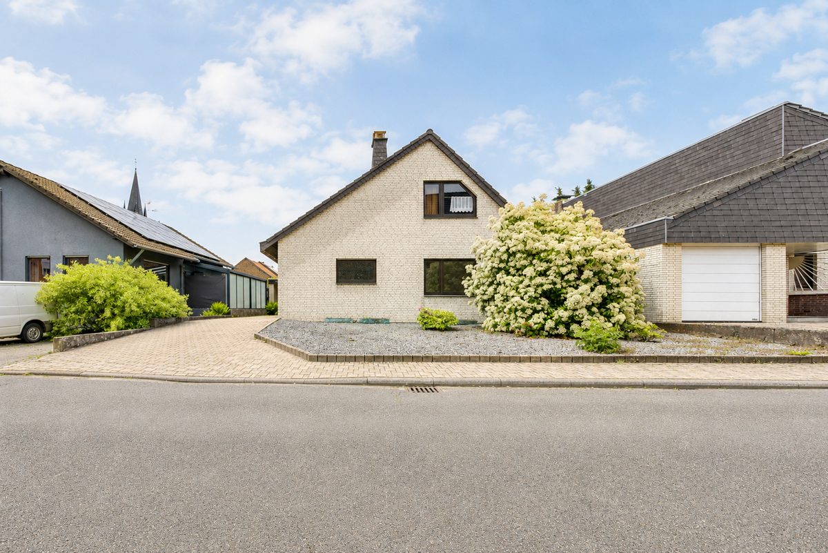 Immobilienangebot - Aldenhoven - Alle - Raum für Familie, Ruhe und Lebensqualität – Freistehendes Wohnhaus mit besonderem Charakter