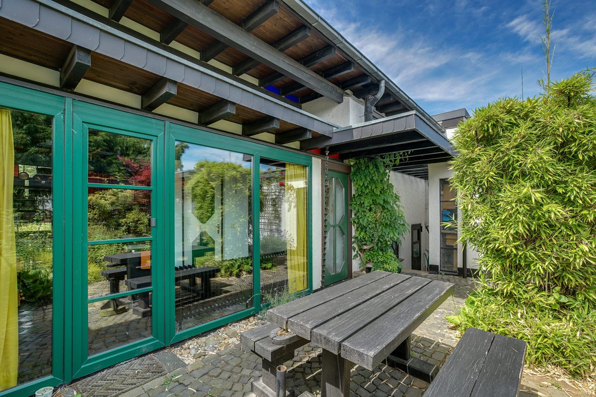 Immobilienangebot - Aachen - Alle - Exklusive Wohlfühloase – Außergewöhnliches Einfamilienhaus mit parkähnlichem Garten