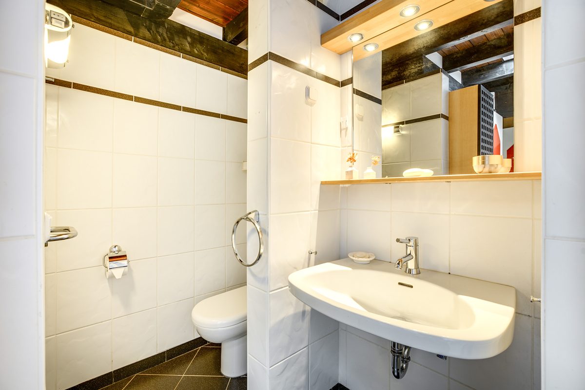 Immobilienangebot - Aachen - Alle - Exklusive Wohlfühloase – Außergewöhnliches Einfamilienhaus mit parkähnlichem Garten