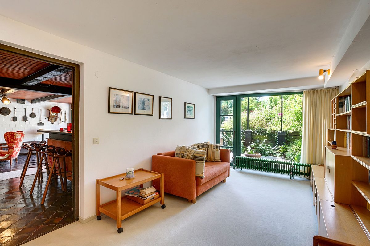 Immobilienangebot - Aachen - Alle - Exklusive Wohlfühloase – Außergewöhnliches Einfamilienhaus mit parkähnlichem Garten