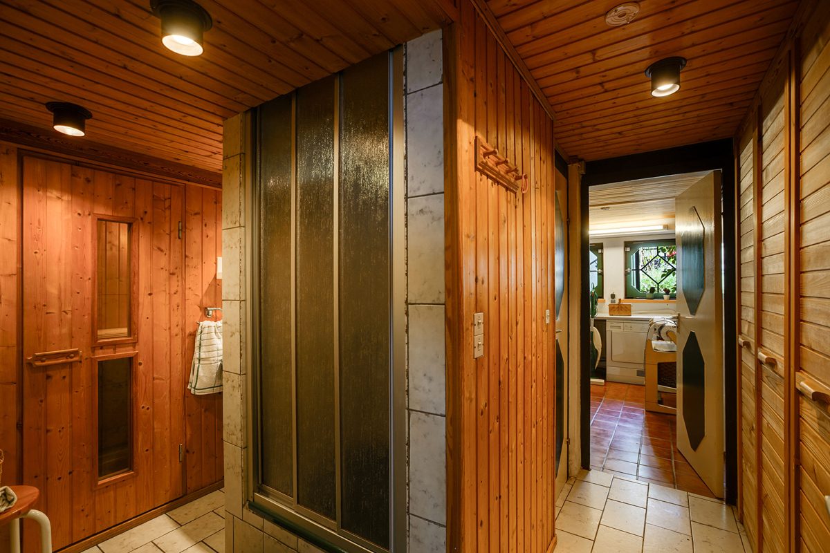 Immobilienangebot - Aachen - Alle - Exklusive Wohlfühloase – Außergewöhnliches Einfamilienhaus mit parkähnlichem Garten