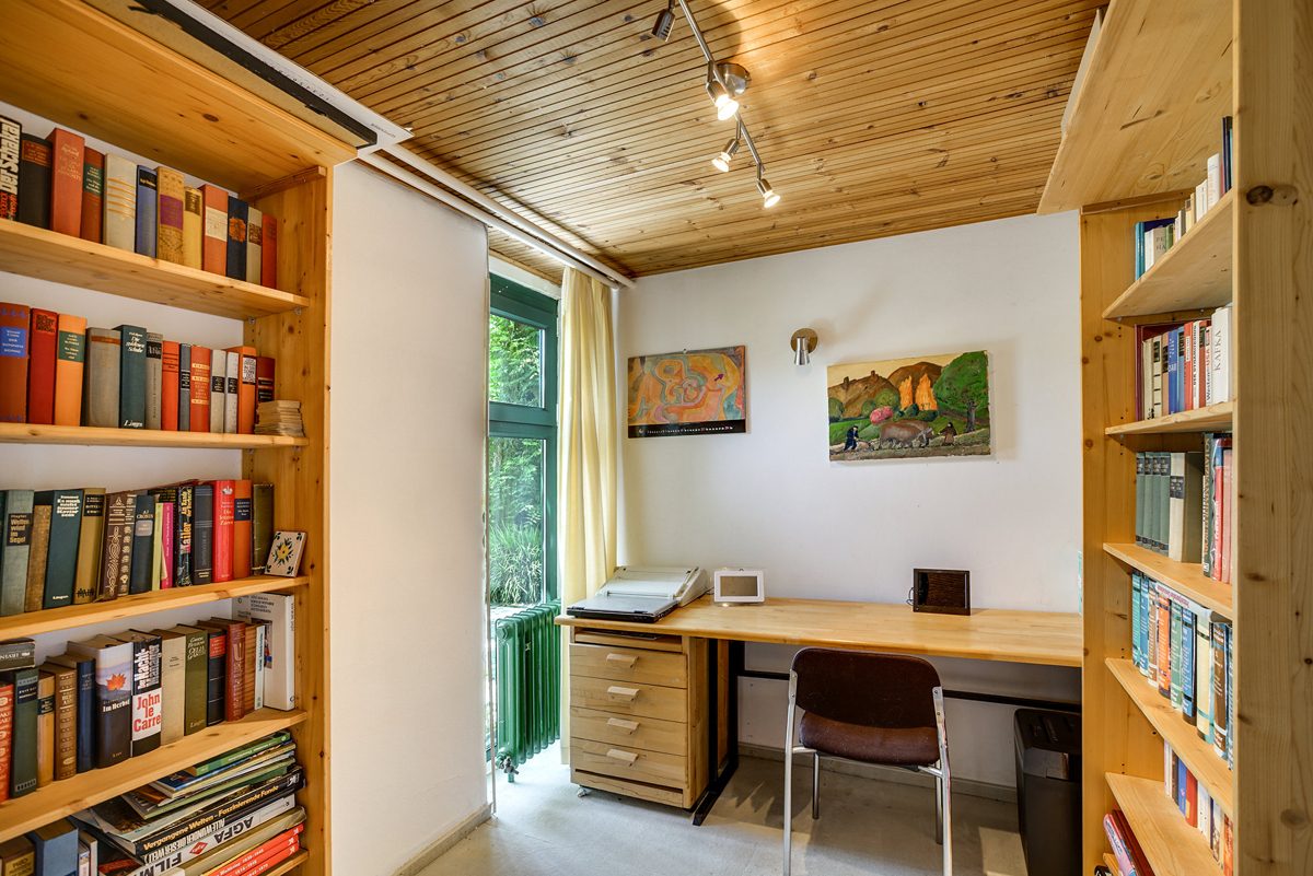 Immobilienangebot - Aachen - Alle - Exklusive Wohlfühloase – Außergewöhnliches Einfamilienhaus mit parkähnlichem Garten