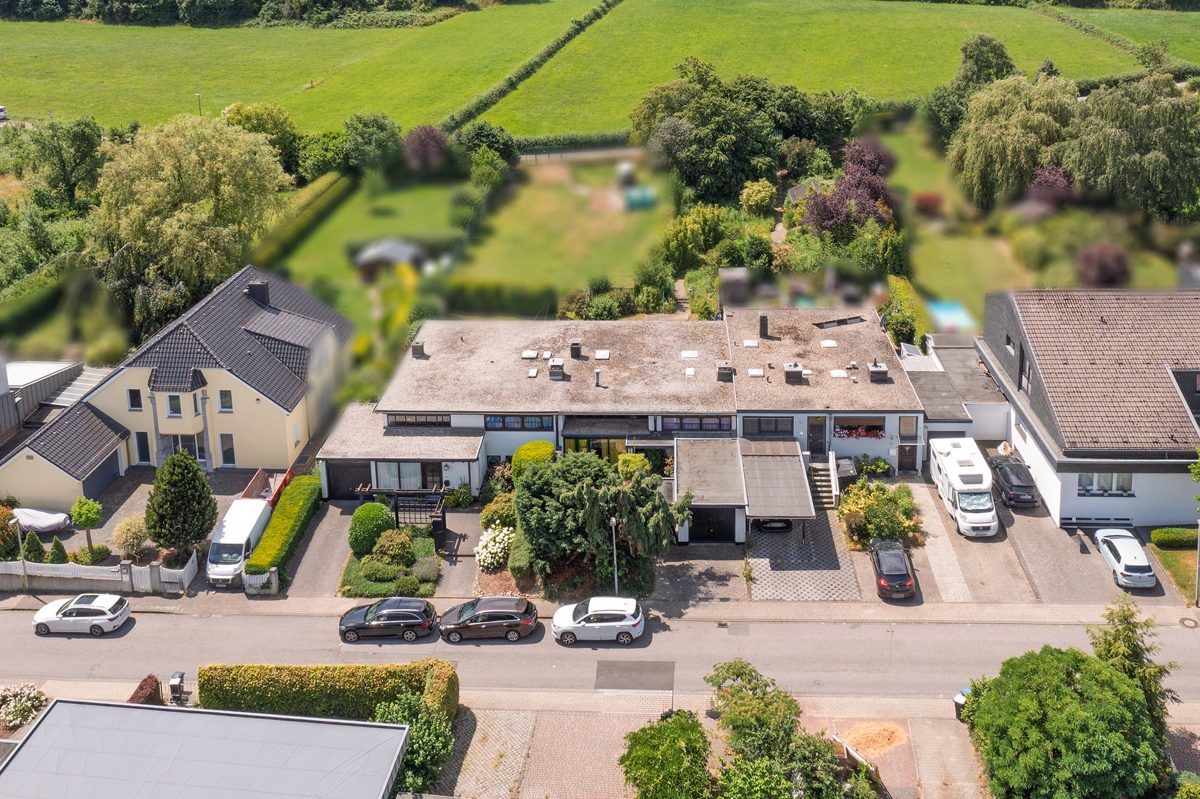Immobilienangebot - Aachen - Alle - Exklusive Wohlfühloase – Außergewöhnliches Einfamilienhaus mit parkähnlichem Garten
