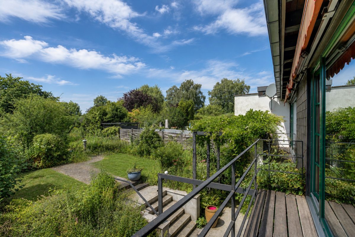 Immobilienangebot - Aachen - Alle - Exklusive Wohlfühloase – Außergewöhnliches Einfamilienhaus mit parkähnlichem Garten