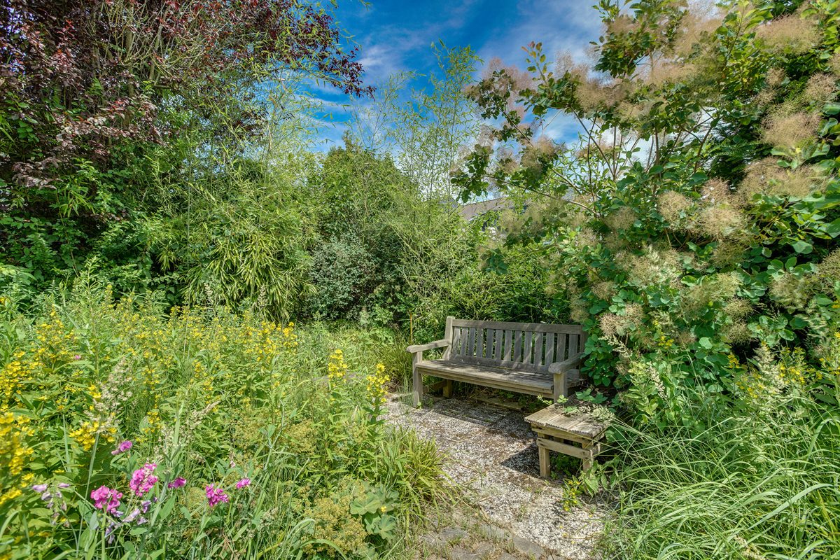 Immobilienangebot - Aachen - Alle - Exklusive Wohlfühloase – Außergewöhnliches Einfamilienhaus mit parkähnlichem Garten