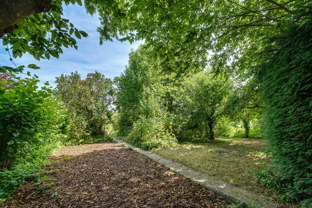 Immobilienangebot - Aachen - Alle - Exklusive Wohlfühloase – Außergewöhnliches Einfamilienhaus mit parkähnlichem Garten