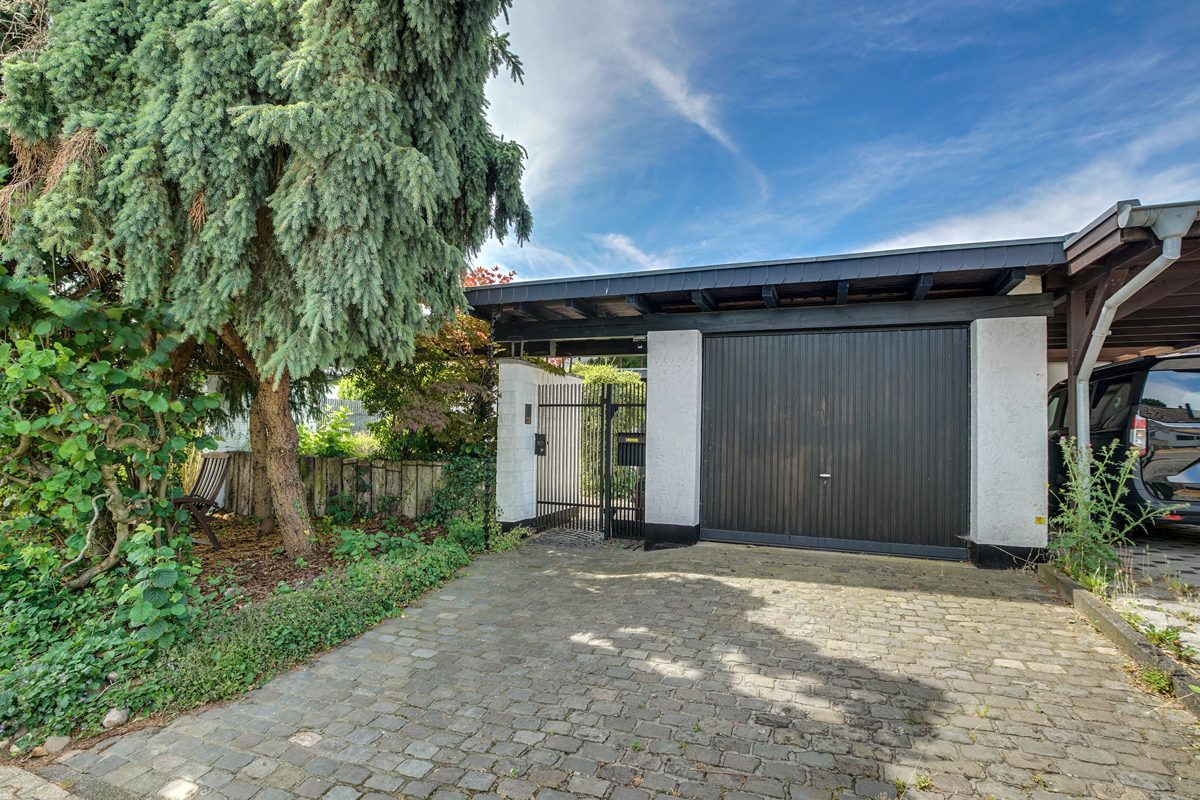 Immobilienangebot - Aachen - Alle - Exklusive Wohlfühloase – Außergewöhnliches Einfamilienhaus mit parkähnlichem Garten