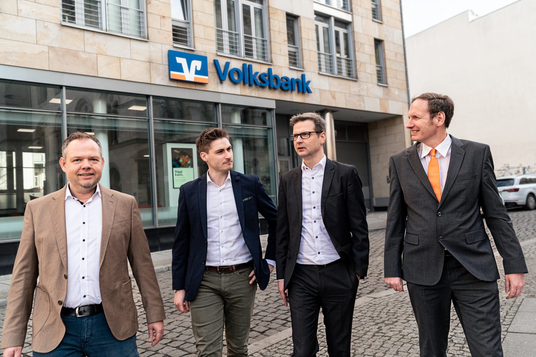 HS Immobilienberatung und der Vorstand der Volksbank - Immobilienmakler und Bank für Ihren Erfolg in Halle und Saalekreis
