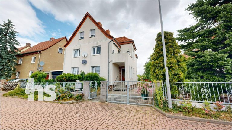 Immobilienangebot - Dieskau - Alle - PROVISIONSFREI: Großzügiges Zweifamilienhaus in ruhiger Lage in Dieskau – ideal für Familien & Paare