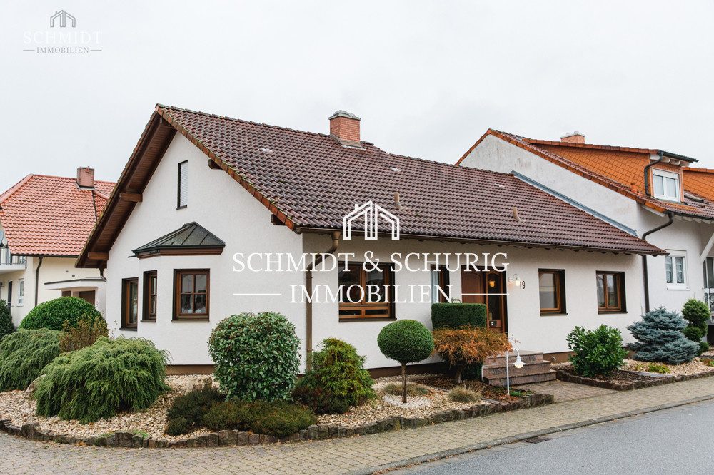 Immobilienangebot - Hambrücken - Alle - Traumhaftes Einfamilienhaus mit Garage und gemütlichen Garten, im Bieterverfahren.
