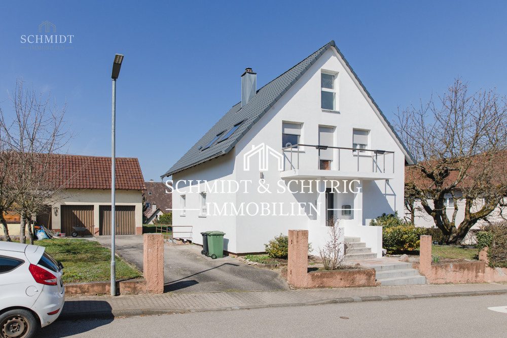 Immobilienangebot - Bretten / Bauerbach - Alle - Teilsaniertes Einfamilienhaus mit der möglichen Bebaubarkeit in 2. Reihe.