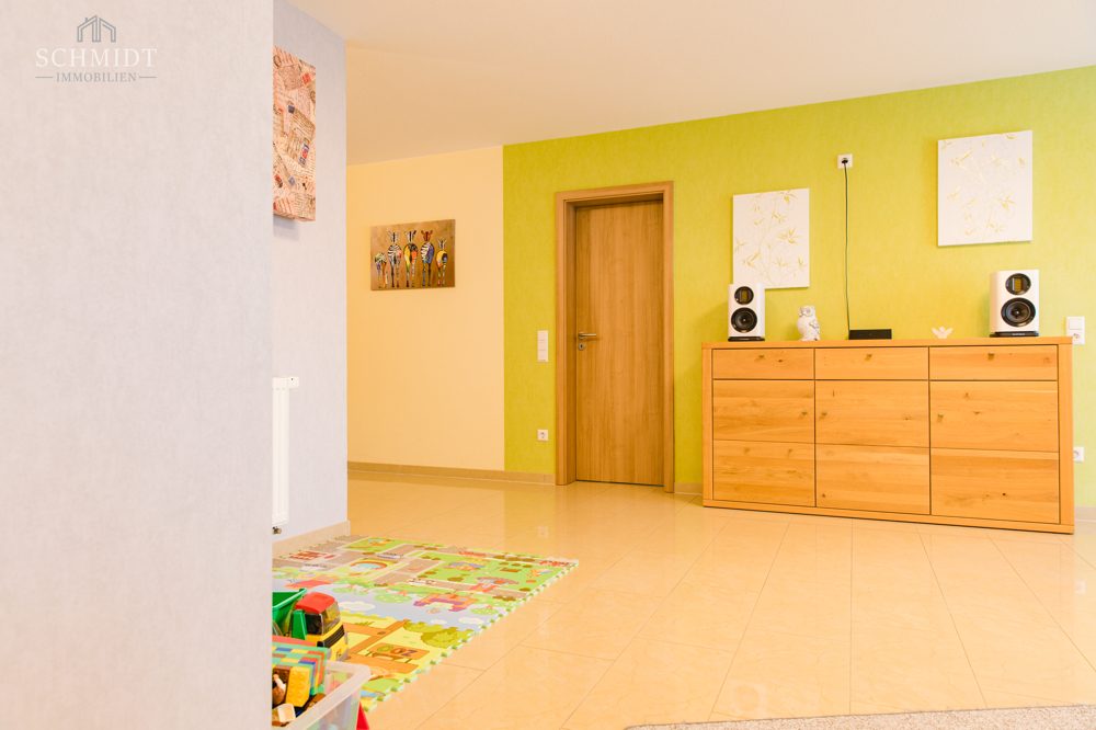 Immobilienangebot - Waghäusel - Alle - Haus im Haus! Außergewöhnliche Maisonettewohnung mit Balkon, Garage und Keller.