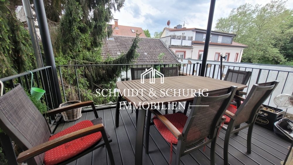Immobilienangebot - Bruchsal - Alle - Etagenwohnung mit 2 Balkonen, Gartenanteil in einem gepflegten Altbau.