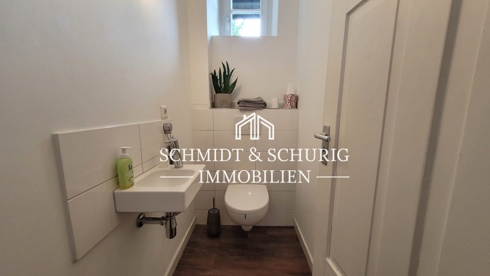Immobilienangebot - Bruchsal - Alle - Etagenwohnung mit 2 Balkonen, Gartenanteil in einem gepflegten Altbau.