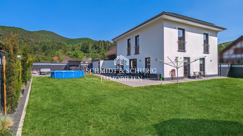 Immobilienangebot - Bobenthal - Alle - Hochwertiges Einfamilienhaus mit großem Garten und Doppelgarage.
