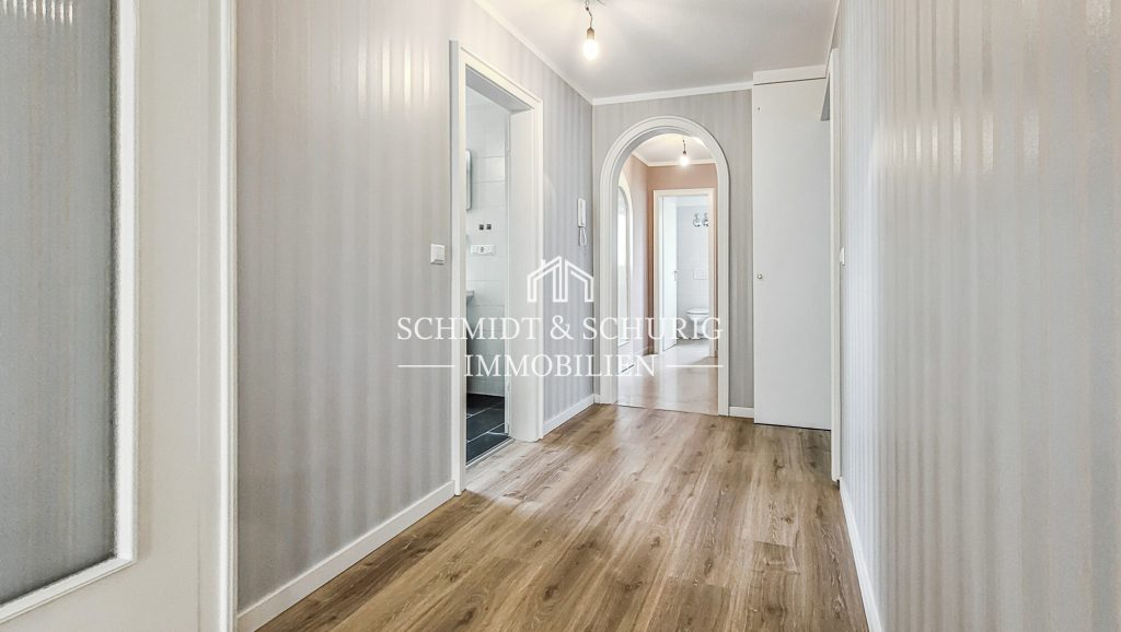 Immobilienangebot - Bruchsal - Alle - Attraktive Wohnung mit Einbauküche, Balkon und Stellplatz